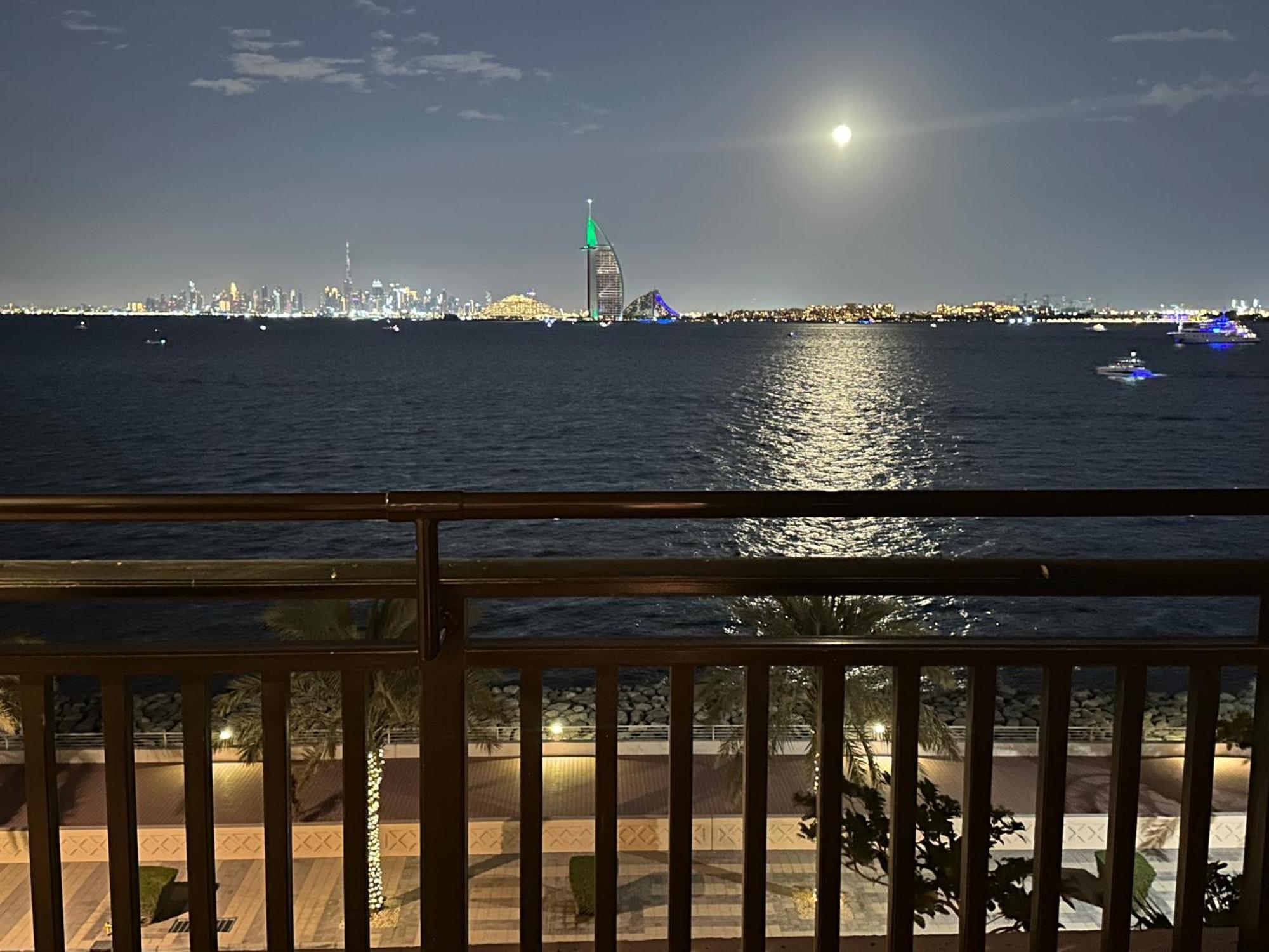 Cozy, Full Sea View, Private Beach, In 5 Stars At The Palm Dubai